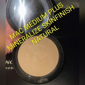 MAC MEDIUM PLUS Mineralize Skinfinish Natural